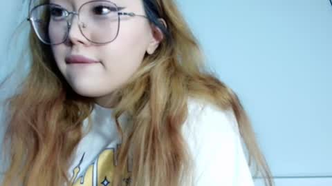 Snapshot of jennatyan chatting on November 19, 2025, 12:38 pm JENNA online show from November 19, 2025, 12:38 pm