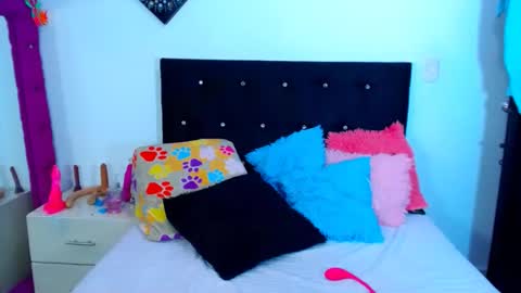 Snapshot of jenng18 chatting on November 5, 2025, 7:41 am jenn online show from November 5, 2025, 7:41 am