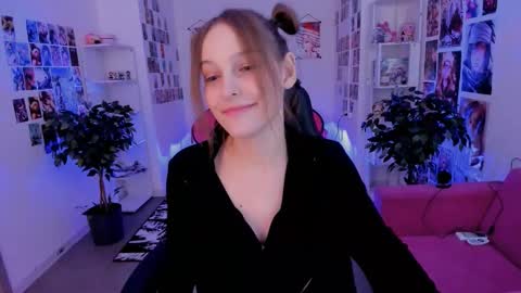 Snapshot of jenniferkiim chatting on October 22, 2025, 8:14 am jenniferkiim online show from October 22, 2025, 8:14 am