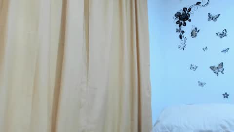 jenniferloveyou online show from September 17, 2025, 9:38 pm