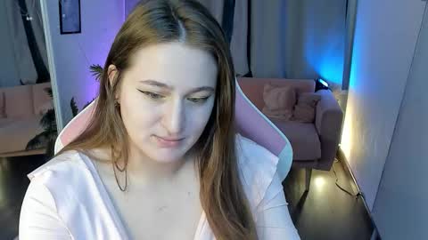 jenniferrbell online show from December 4, 2025, 12:14 pm