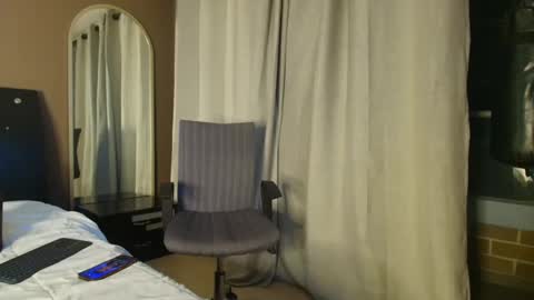 Snapshot of jennmullatta_ chatting on February 7, 2025, 3:12 am Jenn online show from February 7, 2025, 3:12 am