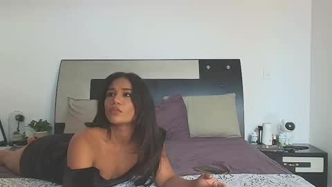 Snapshot of jennmullatta_ chatting on October 28, 2025, 5:37 pm Jenn online show from October 28, 2025, 5:37 pm