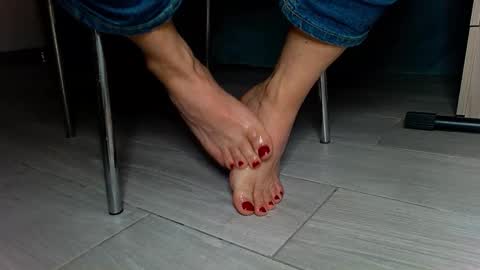 Jenny online show from February 18, 2025, 2:06 pm