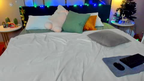 Jennt online show from January 22, 2025, 7:03 am