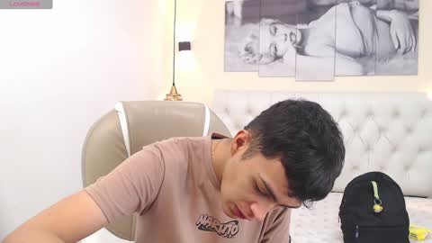 Snapshot of jeremias_1 chatting on January 7, 2025, 12:20 pm JEREMIAS online show from January 7, 2025, 12:20 pm