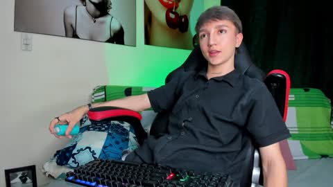 Snapshot of jeremy_salvatore_ chatting on January 20, 2025, 6:21 am jero independent model online show from January 20, 2025, 6:21 am