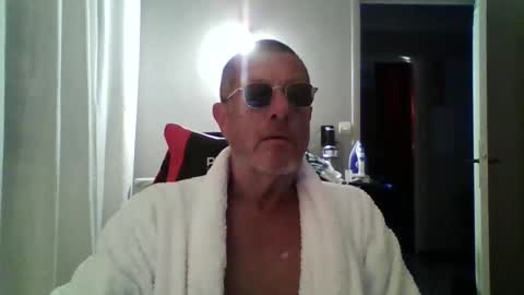 Snapshot of jerflor chatting on October 29, 2025, 3:58 pm jerflor online show from October 29, 2025, 3:58 pm