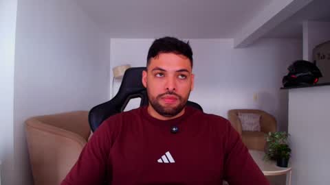 jerome3773 online show from February 25, 2025, 7:03 pm