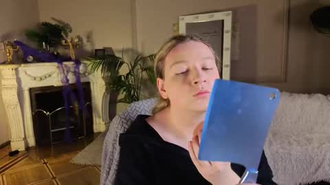 jes_solar online show from October 28, 2025, 8:55 pm