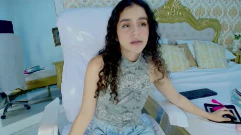 jessb_ online show from October 16, 2025, 8:10 pm