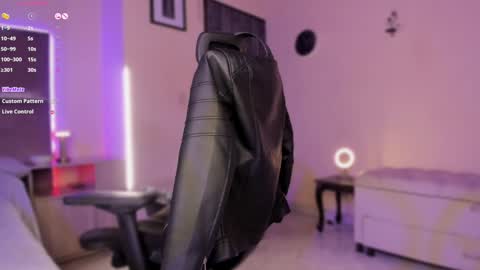 itsjesscollen online show from January 23, 2025, 6:49 am