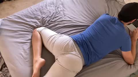 Snapshot of jessesbubble chatting on November 26, 2025, 6:09 pm Jesse online show from November 26, 2025, 6:09 pm