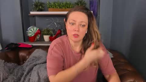 Snapshot of jessica_foxie chatting on March 10, 2025, 12:04 pm Jessica online show from March 10, 2025, 12:04 pm