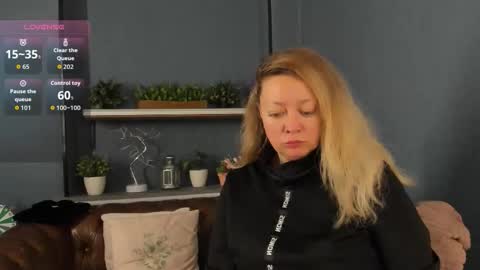 Snapshot of jessica_foxie chatting on October 15, 2025, 10:59 am Jessica online show from October 15, 2025, 10:59 am