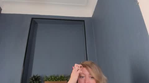 Snapshot of jessica_foxie chatting on November 15, 2025, 11:07 am Jessica online show from November 15, 2025, 11:07 am