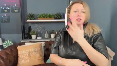 Snapshot of jessica_foxie chatting on November 22, 2025, 1:43 pm Jessica online show from November 22, 2025, 1:43 pm