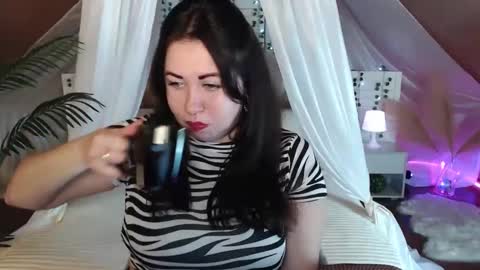 jessicaevanse online show from November 22, 2025, 6:23 am