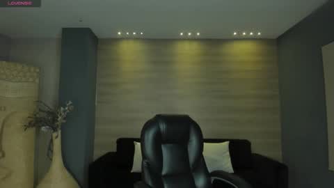 Snapshot of jessicawilliams1 chatting on September 30, 2025, 10:09 am JESS online show from September 30, 2025, 10:09 am