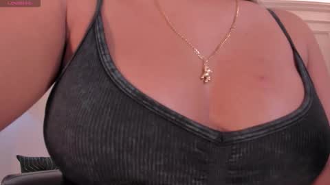 Snapshot of jessicawilliams1 chatting on October 7, 2025, 5:59 am JESS online show from October 7, 2025, 5:59 am