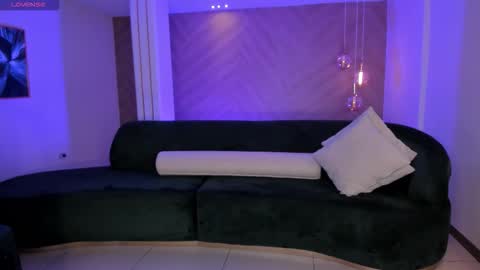 Snapshot of jessicawilliams1 chatting on November 26, 2025, 9:32 am JESS online show from November 26, 2025, 9:32 am