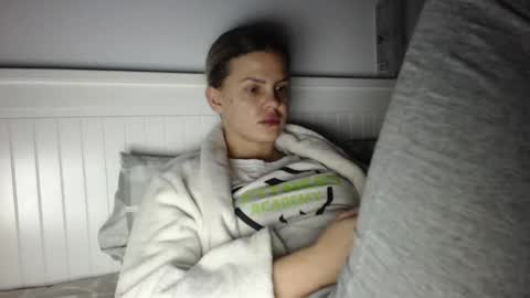 jessieryan online show from November 20, 2025, 2:12 am