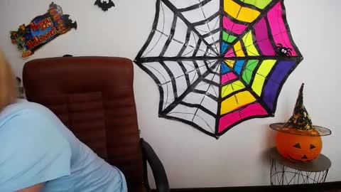 Jess online show from October 17, 2025, 7:22 am