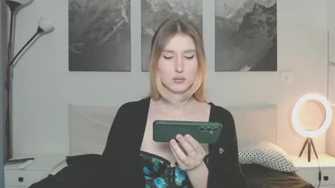 jessstonem online show from October 28, 2025, 8:11 pm