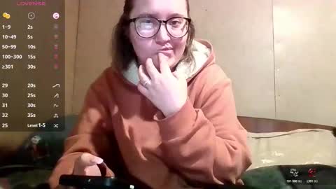 Bye everyone i cant see any reason to stay here wish u luck online show from October 23, 2025, 8:46 am