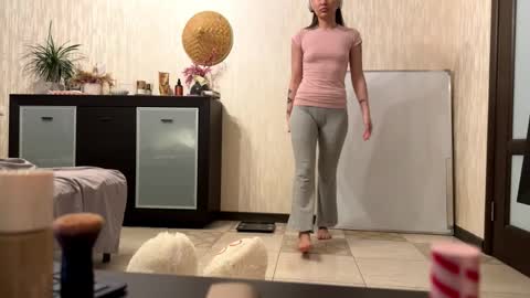 Lynn online show from October 29, 2025, 7:32 am