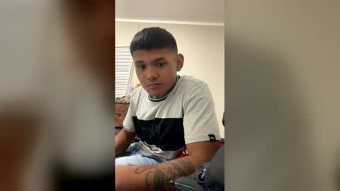 jesusluvs25 online show from December 17, 2025, 5:57 am