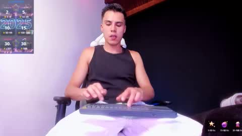 Snapshot of jeyden_camilo chatting on January 10, 2025, 10:04 pm Jeyden Camilo online show from January 10, 2025, 10:04 pm