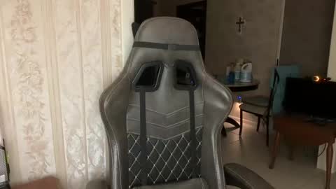 Snapshot of jglisson83 chatting on December 16, 2025, 5:45 am jglisson83 online show from December 16, 2025, 5:45 am