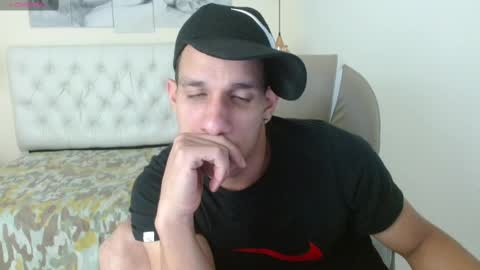 Snapshot of jheidertwink chatting on December 8, 2024, 10:30 am Jheider R. online show from December 8, 2024, 10:30 am