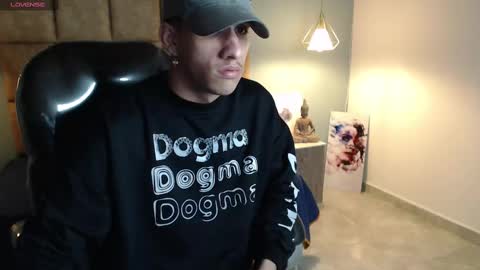 Snapshot of jheidertwink chatting on December 23, 2024, 6:44 am Jheider R. online show from December 23, 2024, 6:44 am