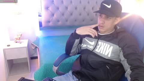 Snapshot of jheidertwink chatting on January 6, 2025, 3:31 am Jheider R. online show from January 6, 2025, 3:31 am