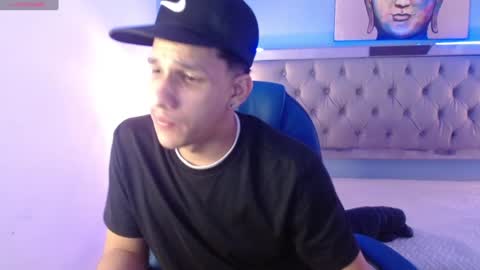 Snapshot of jheidertwink chatting on January 14, 2025, 3:22 am Jheider R. online show from January 14, 2025, 3:22 am