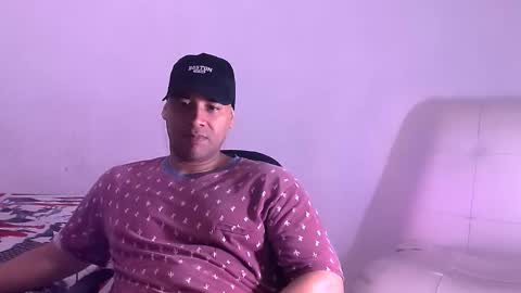 En moreno online show from November 30, 2025, 11:47 am