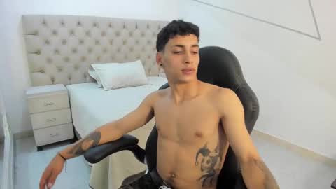 jhoanleandro online show from October 23, 2025, 4:34 am