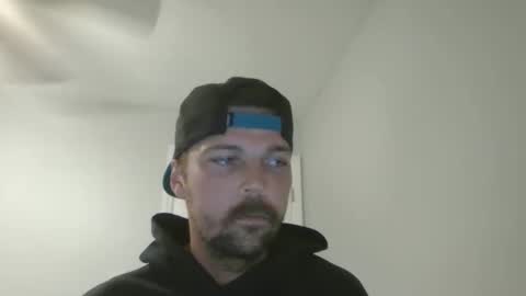 Snapshot of jholls chatting on February 21, 2025, 3:43 pm jholls online show from February 21, 2025, 3:43 pm