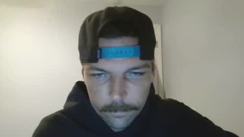 Snapshot of jholls chatting on November 7, 2025, 2:22 am jholls online show from November 7, 2025, 2:22 am