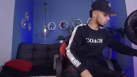 jhon_malo online show from September 12, 2025, 12:38 pm