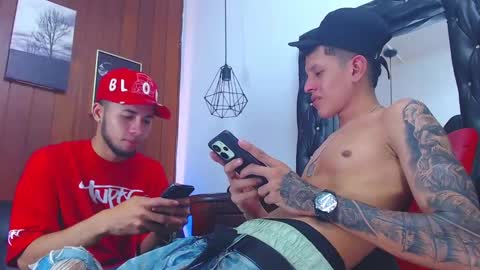 jhon_malo online show from September 24, 2025, 5:33 am