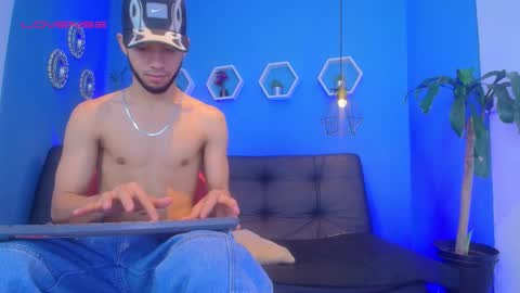 jhon_malo online show from October 23, 2025, 3:39 am