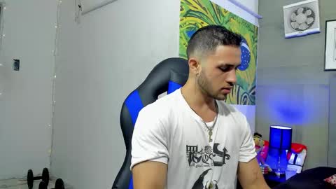 Snapshot of jhonny_flames7 chatting on November 26, 2025, 12:00 am jhonny online show from November 26, 2025, 12:00 am