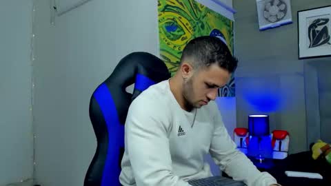 Snapshot of jhonny_flames7 chatting on November 29, 2025, 8:23 pm jhonny online show from November 29, 2025, 8:23 pm