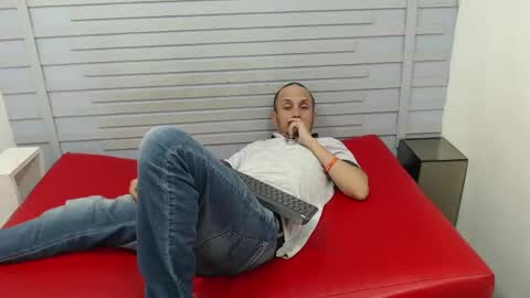 jhontorres018 online show from February 27, 2025, 12:43 am