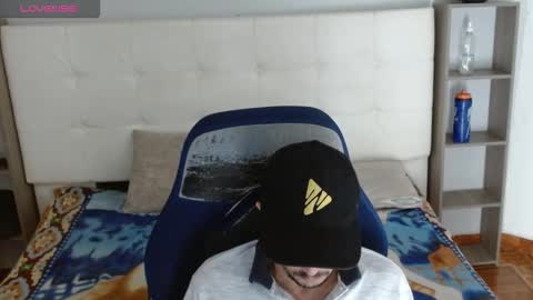 jhontorres018 online show from October 24, 2025, 12:30 am