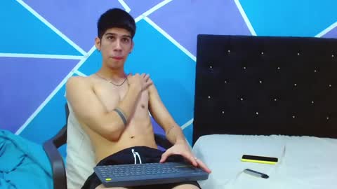 Snapshot of jhony_sex3 chatting on January 25, 2025, 7:38 am jhony_sex3 online show from January 25, 2025, 7:38 am