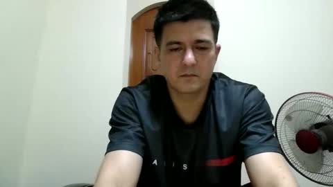 Snapshot of jhwozy chatting on November 8, 2025, 3:23 pm jhwozy online show from November 8, 2025, 3:23 pm